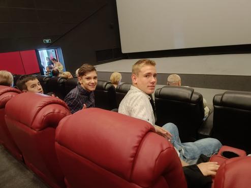 Мы побывали в кинотеатре на просмотре фильма «По щучьему велению». Мы побывали в кинотеатре на просмотре фильма «По щучьему велению».
