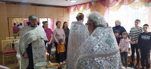 Духовенство храма Успения Божией Матери освятили ГКС (К) ОУ «Дошкольный детский дом №9» города Ставрополя